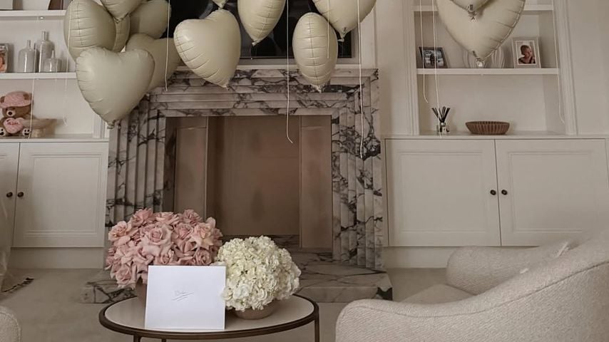 Molly-Mae Hague zeigt Genderreveal-Vorbereitungen und Baby-Umschlag, März 2026