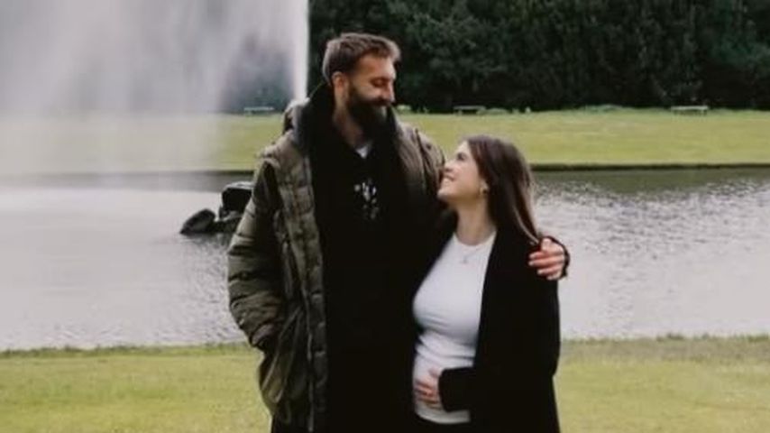 Schwangere Molly Moorish, Tochter von Liam Gallagher, und ihr Freund Nathaniel