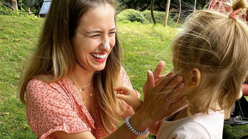 Mona Stöckli mit Tochter Clea