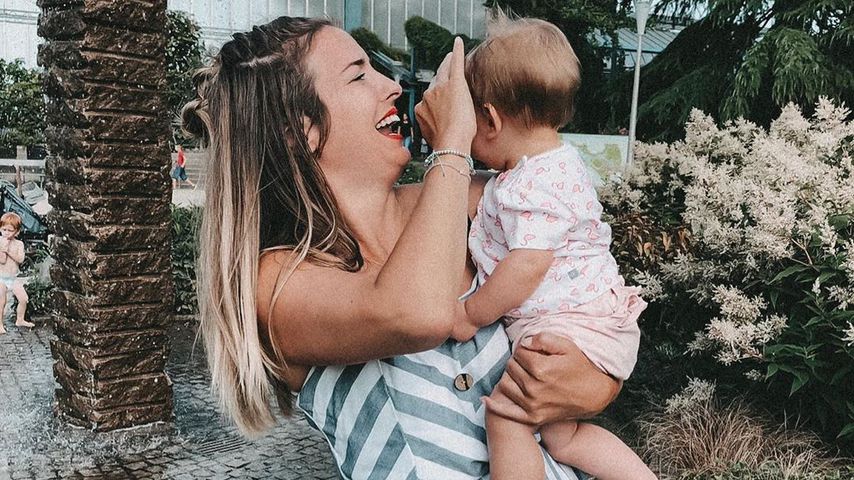 Mona Stöckli mit ihrer Tochter Clea