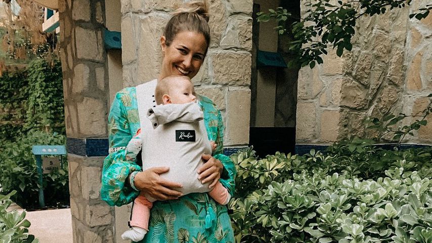 Mona Stöckli mit Baby Clea