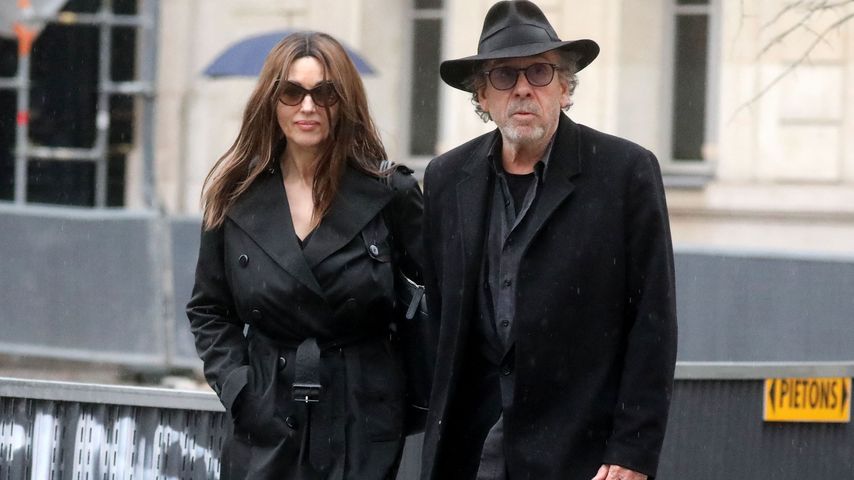Monica Bellucci und Tim Burton schlendern verliebt in Paris