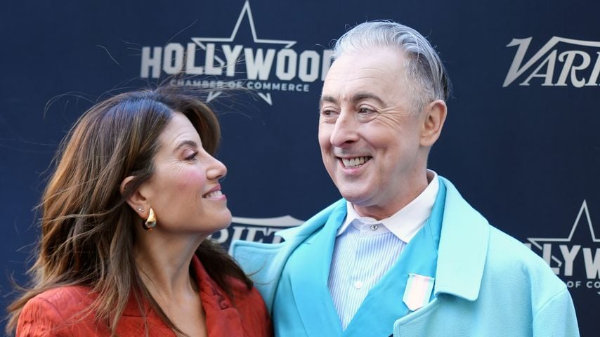 Monica Lewinsky küsst Alan Cumming auf dem Walk of Fame