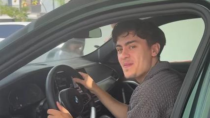 Montry Anantapongse in seinem neuen Auto