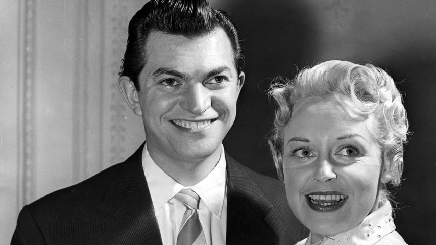 Monty Norman und Diana Coupland im Jahr 1955