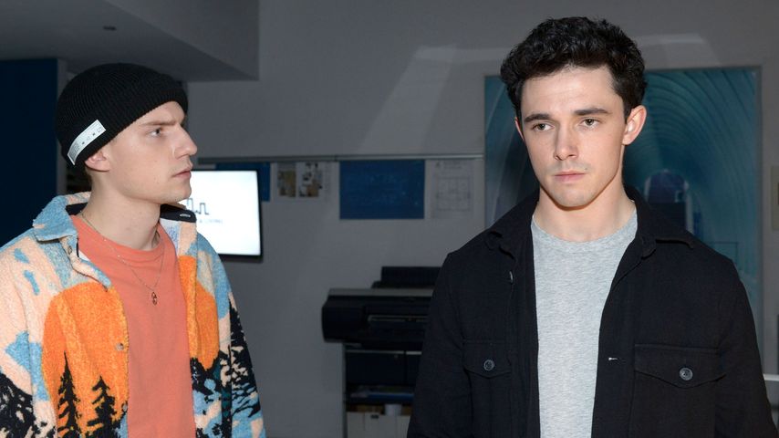 Moritz (Lennart Borchert) und Luis (Marc Weinmann) in einer Szene bei GZSZ
