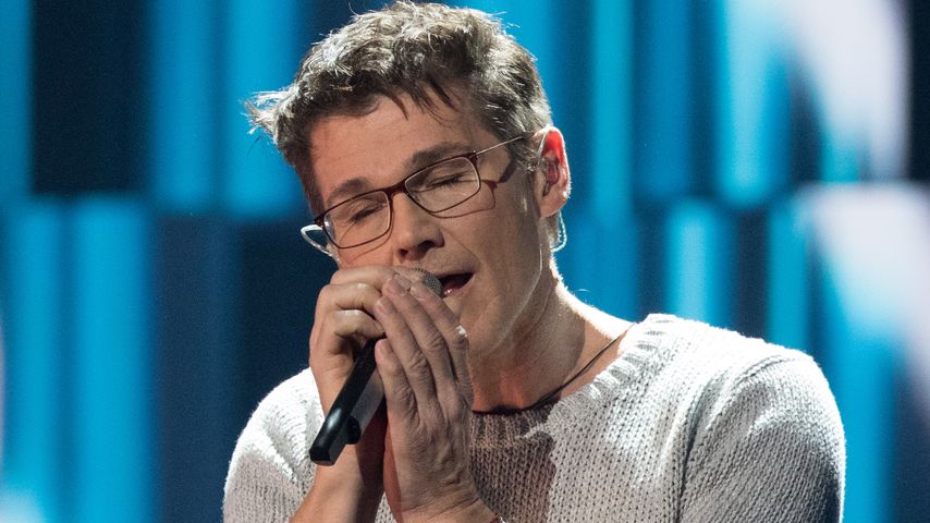 Morten Harket, Sänger