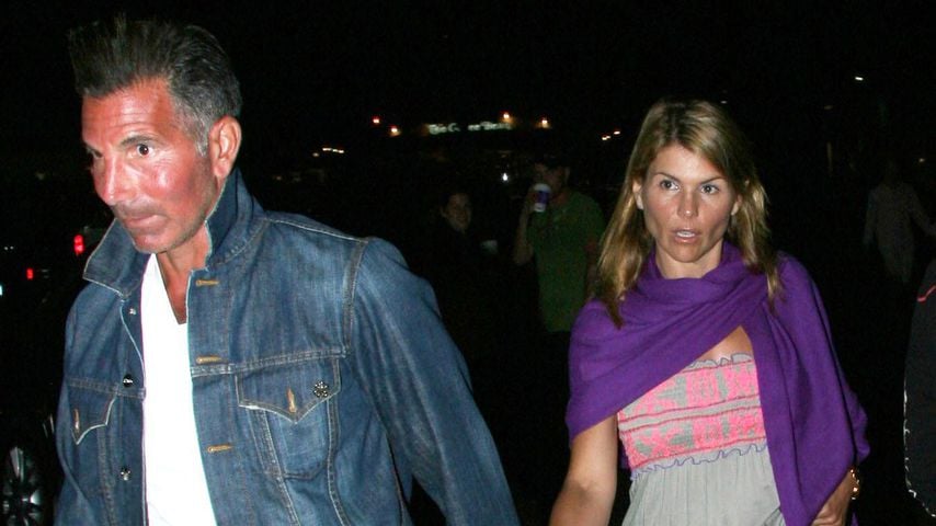 Ihm drohen 50 Jahre Haft: Lori Loughlins Mann golft gelassen