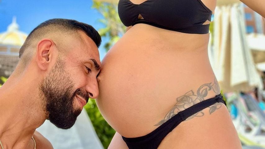 Wie süß! MoTrip postet Babybauch-Pic mit seiner Larissa