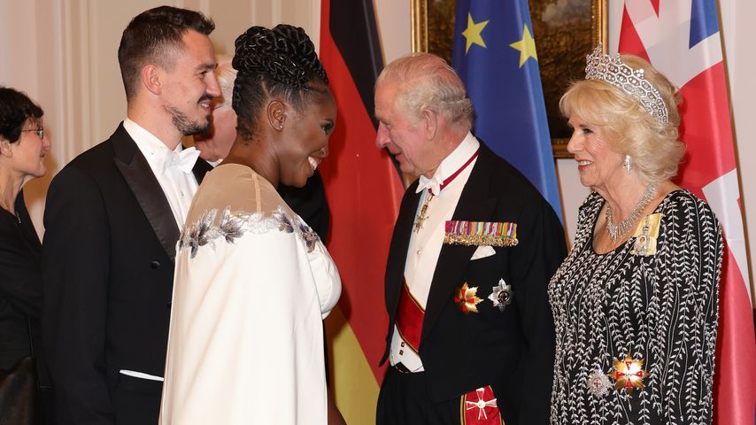 Motsi Mabuse und Queen Consort Camilla im März 2023 in Berlin