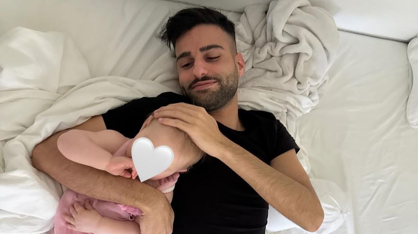 Influencer Mou Osman mit seiner Tochter, Mai 2025