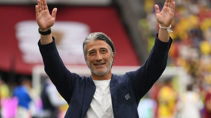 Murat Yakin jubelt nach dem Elfmetersieg der Schweiz gegen Kolumbien bei der WM 2026 in Vancouver
