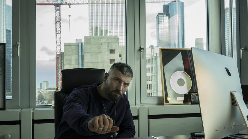 Murathan Muslu in "Skylines"