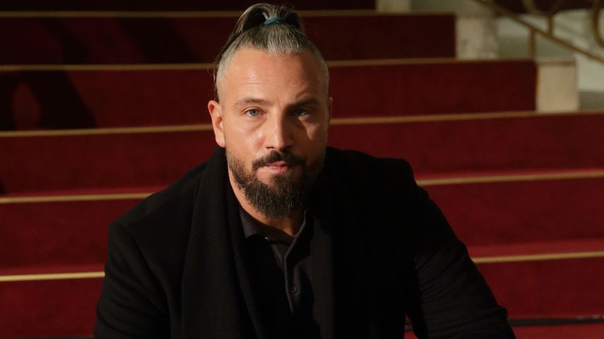 Murathan Muslu bei der Premiere der zweiten "Sisi"-Staffel, Dezember 2022