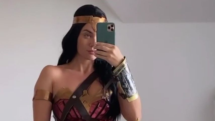 Wow! Nadine Klein präsentiert ihr supersexy Halloween-Outfit