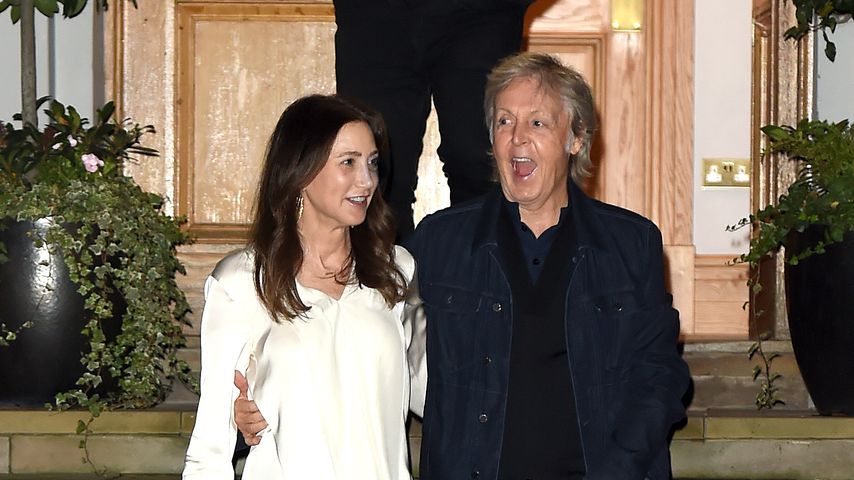 Nancy Shevell und Paul McCartney vor den Abbey Road Studios im September 2019