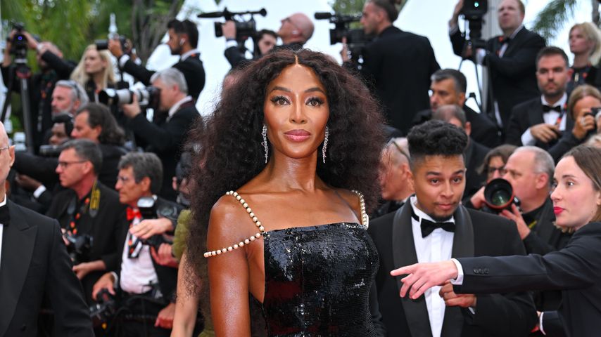 Naomi Campbell begeistert im Transparent-Look in Cannes!