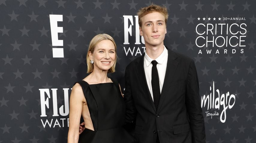 Naomi Watts mit ihrem Sohn Sasha bei den Critics' Choice Awards 2025