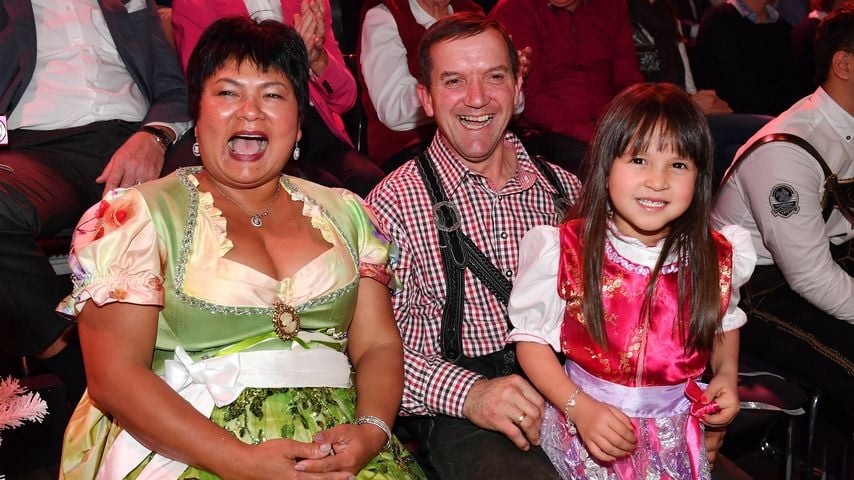 Narumol, Josef und Tochter Jorafina aus „Bauer sucht Frau“