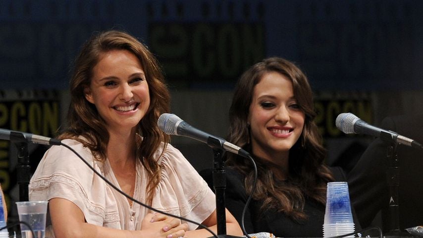 Bei der Comic-Con 2010 sprechen Natalie Portman und Kat Dennings auf dem Marvel-Panel zu "Thor"