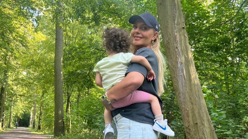 Natascha Ochsenknecht mit ihrer Enkeltochter Snow Elanie Koc