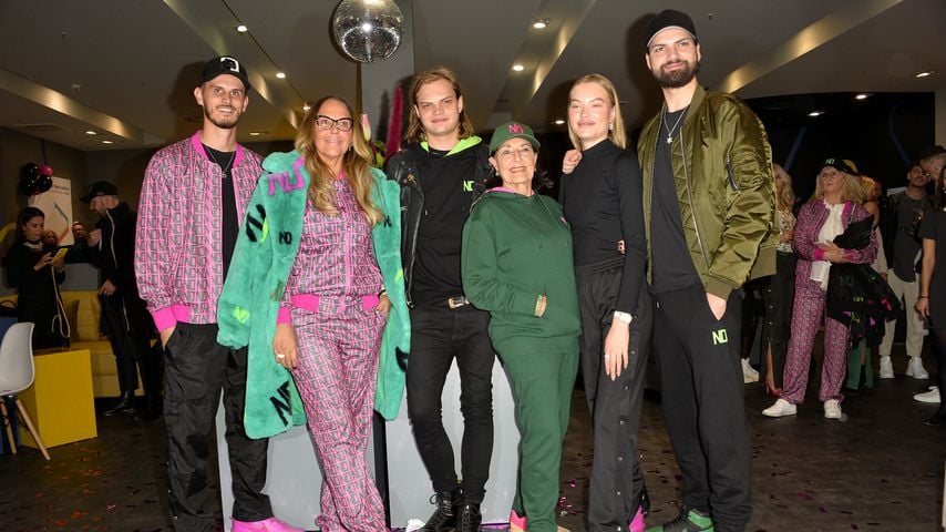 Natascha Ochsenknecht (2. v.l.) mit ihrer Familie bei der Launch-Party ihres Modelabels