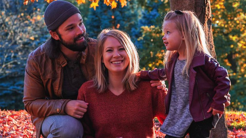 Nathan Kress mit seiner Frau London und Tochter Rosie im Oktober 2020