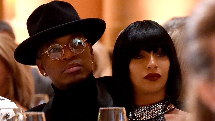 Wer hält denn Ne-Yo da die Hand in den Schritt?