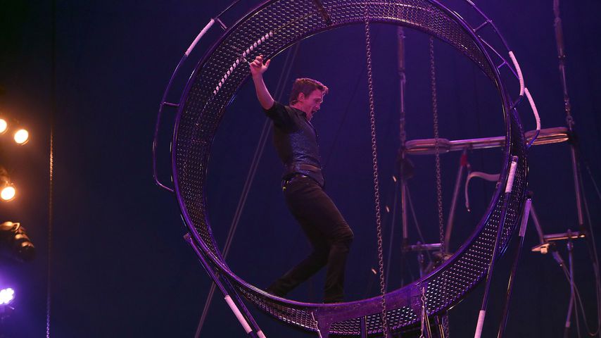 Sportlich! Hier wird Neil Patrick Harris zum Zirkusartist