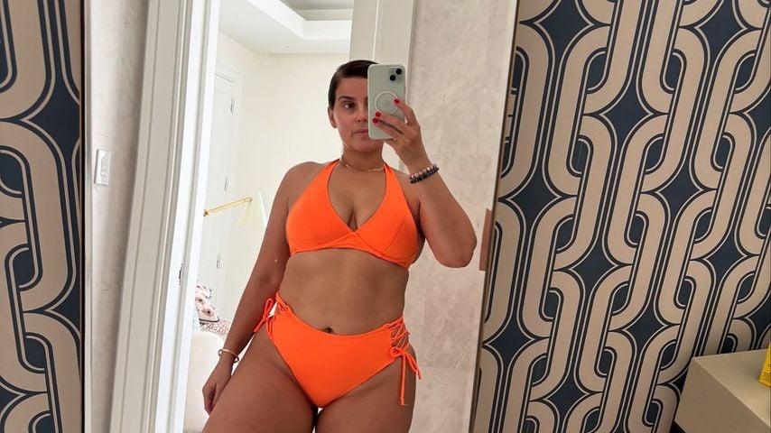 Kurvig im Bikini: Nelly Furtado ruft zu mehr Selbstliebe auf