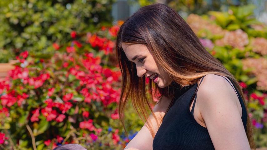 Nessi von Coupleontour mit ihrer Tochter Olivia im September 2022