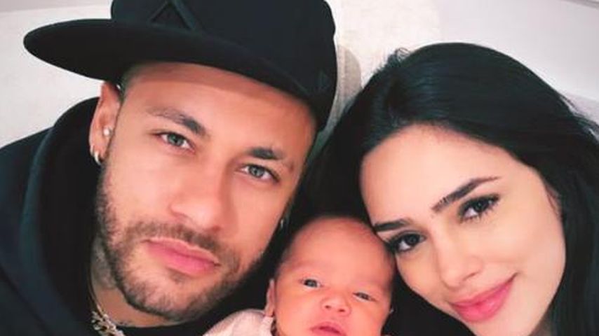 Neymar Jr. und Bruna Biancardi posieren mit Tochter Mavie