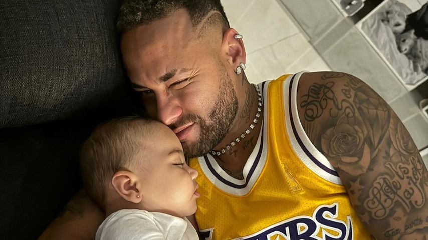 Neymar Jr. teilt Kuschel-Schnappschuss mit Tochter Mavie