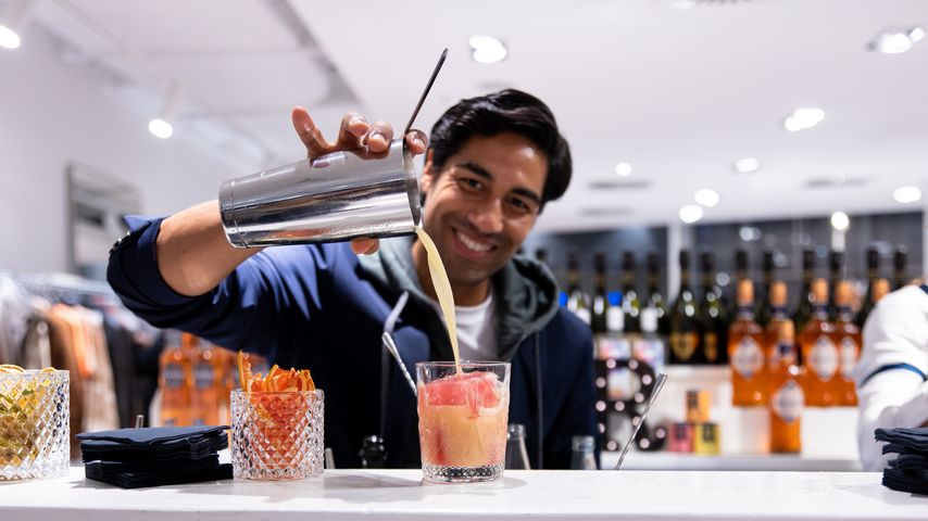 Nic Shanker, Barkeeper bei "First Dates"