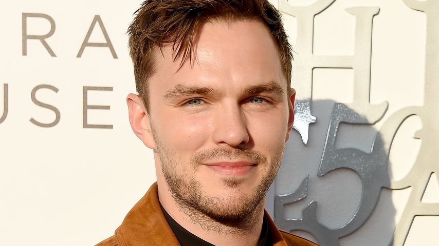Nicholas Holt bestätigt offenbar die Hochzeitsgerüchte
