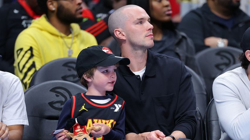 Nicholas Hoult mit seinem Sohn Joaquin
