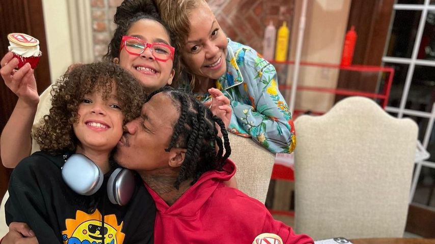 Nick Cannon mit den Zwillingen Moroccan und Monroe und Mama Beth