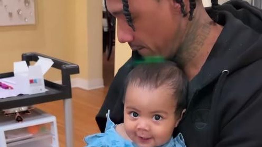 Nick Cannon steht Tochter Beautiful bei Piercing-Termin bei