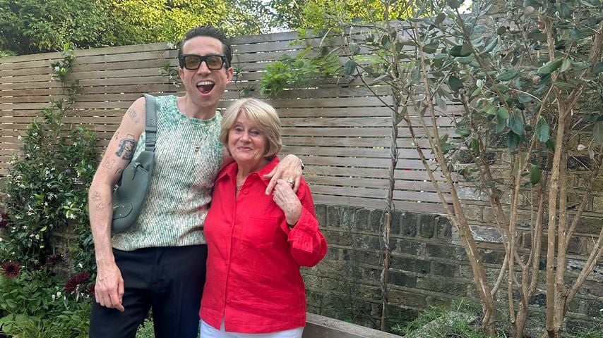 Nick Grimshaw und seine Mutter Eileen im Juli 2024