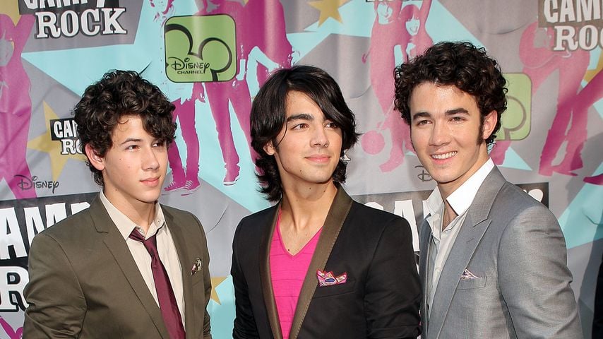 Nick Jonas, Joe Jonas, und Kevin Jonas im Juni 2008 in New York
