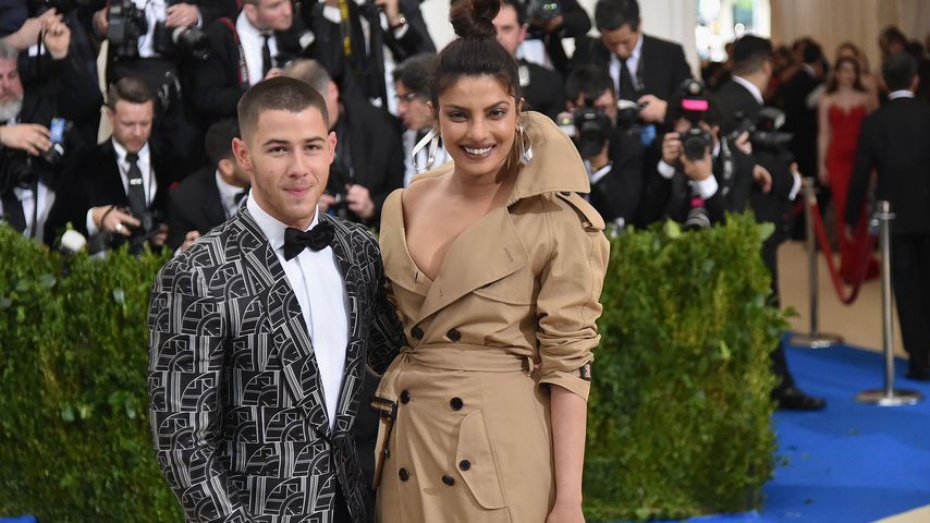 Nick Jonas und Priyanka Chopra auf dem roten Teppich der Met Gala 2017