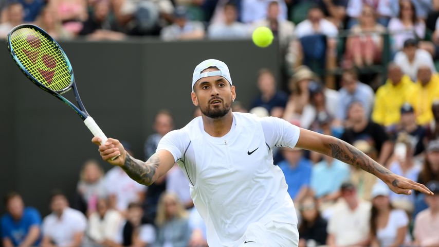 Bei Wimbledon-Turnier: Tennisstar Nick Kyrgios bespuckt Fans