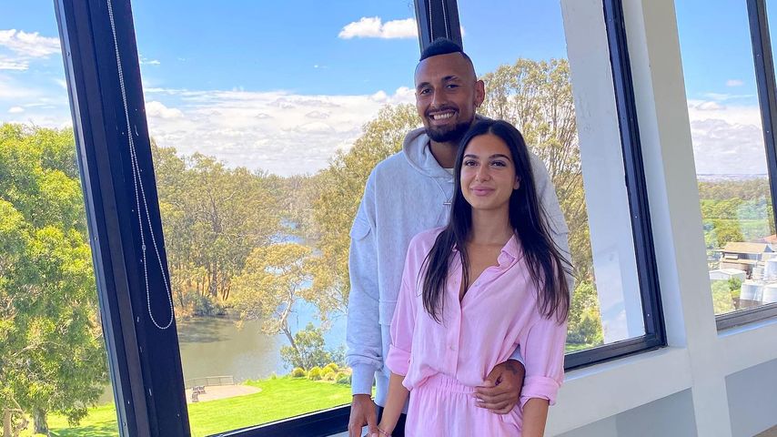 Nick Kyrgios und seine neue Freundin Costeen Hatzi im Januar 2022