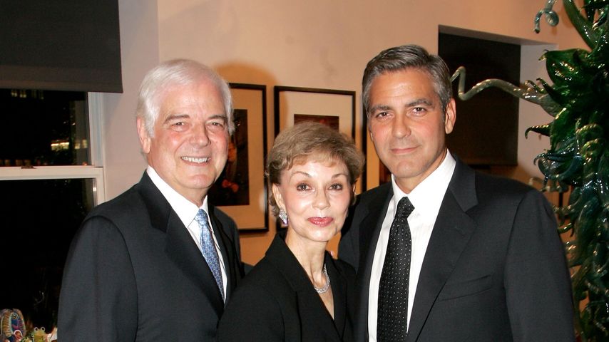 Nick, Nina und George Clooney im September 2006 in New York City