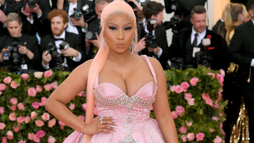 Nicki Minaj: Neue Frisur und riesen Dekolleté