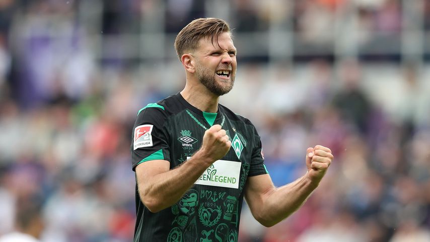 Niclas Füllkrug und weitere Promis lieben ihre Zahnlücke!