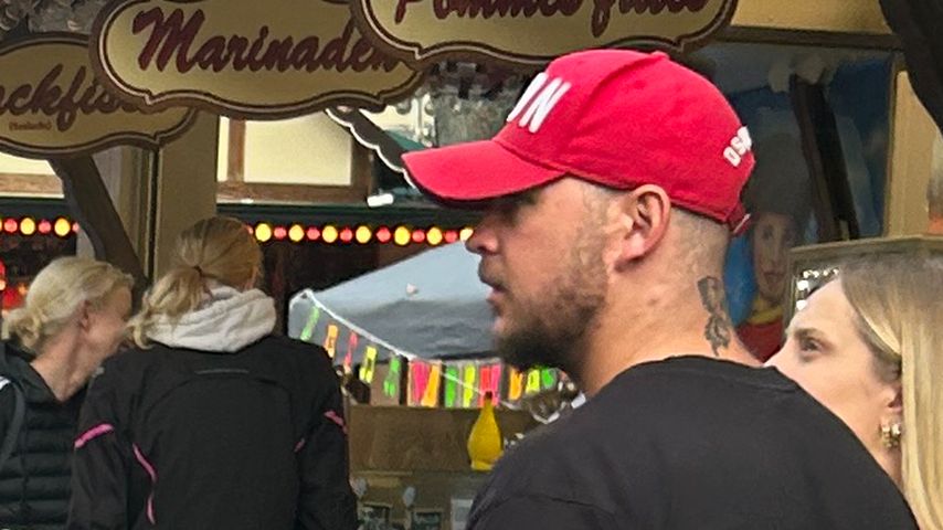 Nico Legat mit einer Unbekannten im September 2023
