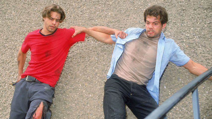 Nico (Raphael Vogt) und Leon (Daniel Fehlow) in einer Szene bei GZSZ