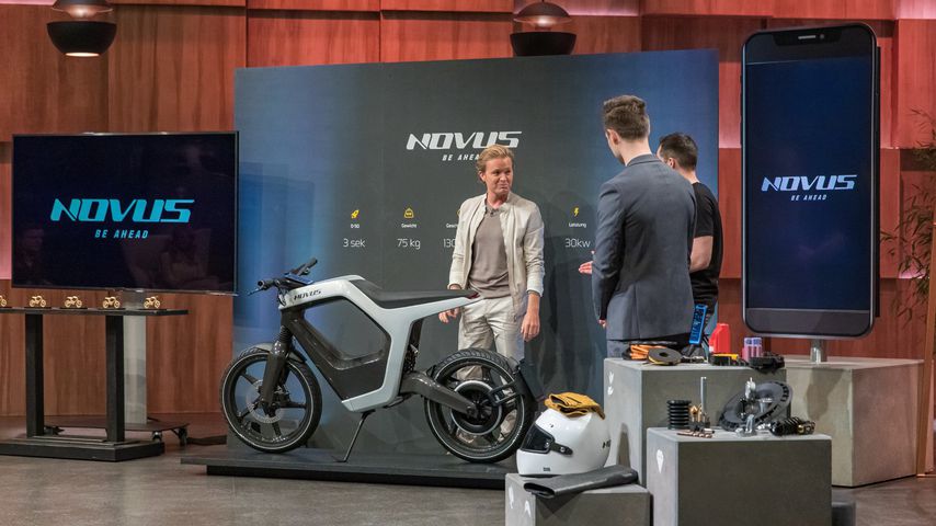 Nico Rosberg und die Novus-Gründer bei "Die Höhle der Löwen"
