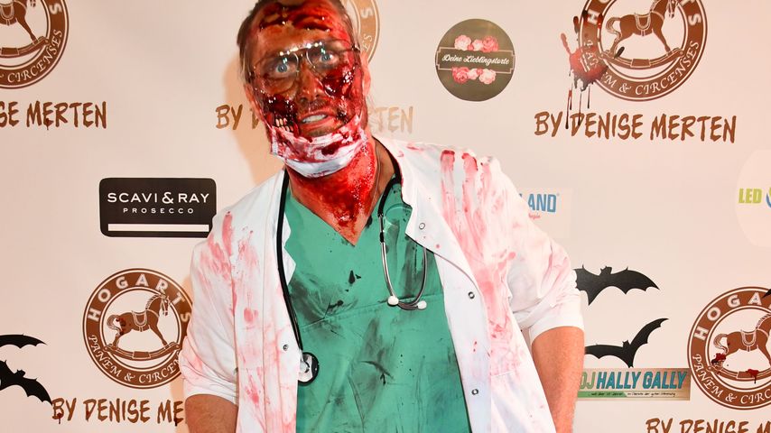 Nico Schwanz auf Denise Mertens Halloween-Party